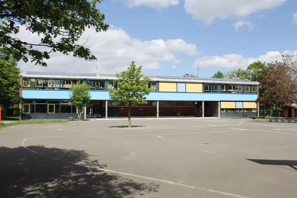 Die Grundschule "Don Bosco" in Niederkirchen wurde in den 60er Jahren gebaut